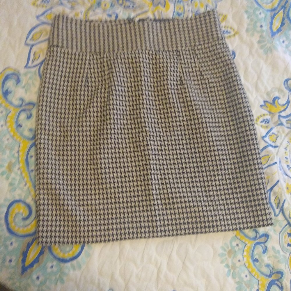 Banana Republic Wool Blend Houndstooth Skirt